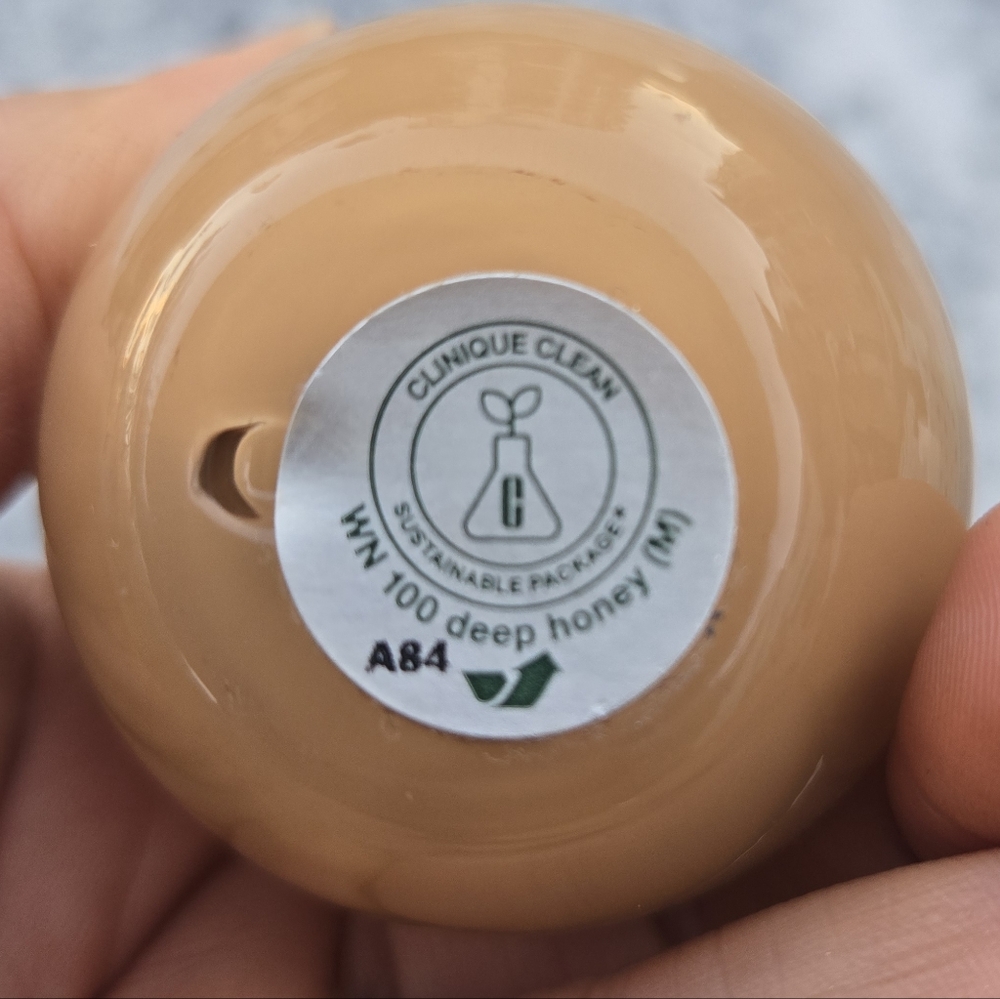 Even Better Clinical Serum Foundation Broad Spectrum SPF 25 Deep Honey Shade - Picture 5 of 8